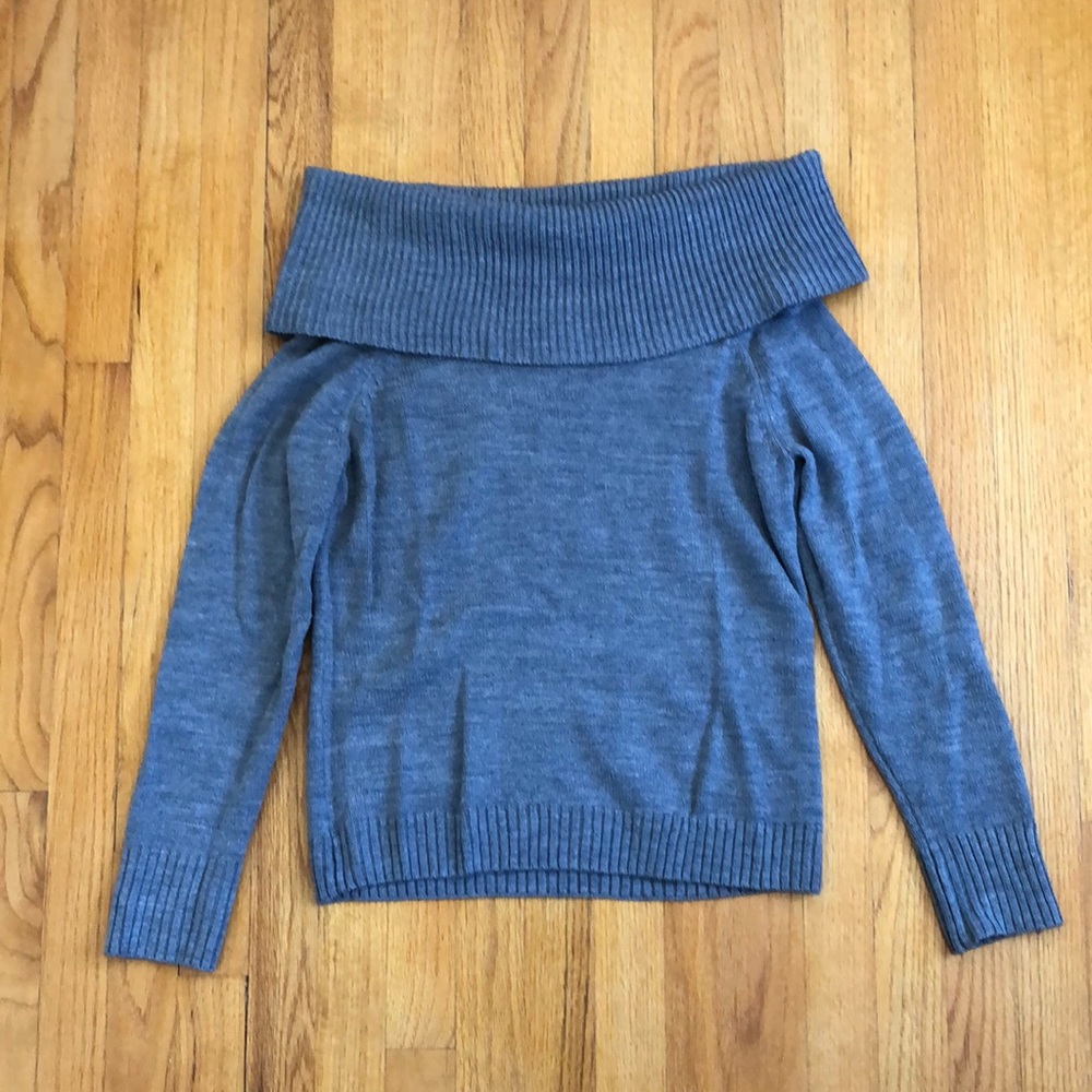 H&M Off the Shoulder Sweater Size Medium